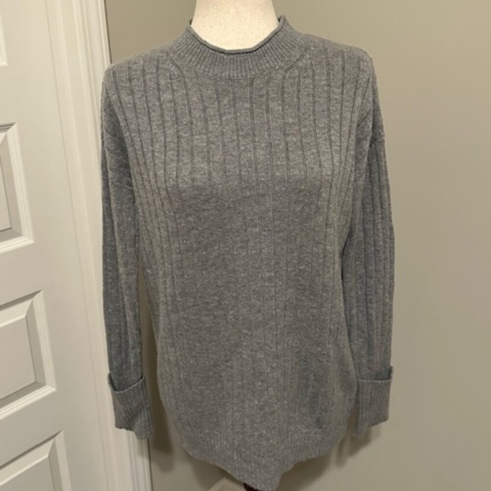 Banana Republic Gray Crew Neck Sweater